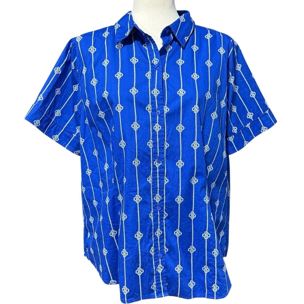 Liz Claiborne Blue Short Sleeve Button Down Shirt with White Pattern